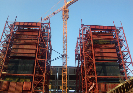 280t/h循環(huán)流化床鍋爐安裝現場